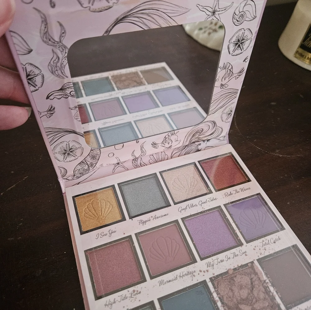 New Disney Princess - The Little Mermaid ARIEL - 12 Color Eyeshadow Palette. New